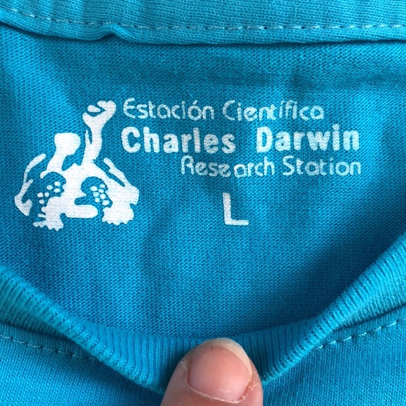 NWT! - CHARLES DARWIN Research Station 100% Brushed Cotton Galapagos Turtle Tee - Picture 3 of 8